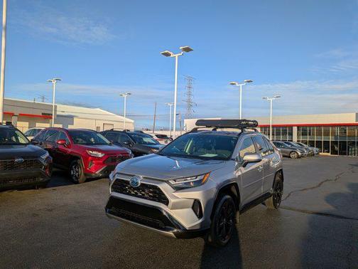 2024 Toyota RAV4 Hybrid SE