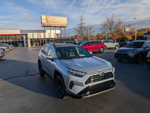 2024 Toyota RAV4 Hybrid SE