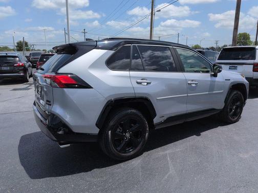 Silver Sky Metallic w/Midnight Black Roof 2020 Toyota RAV4 Hybrid SE