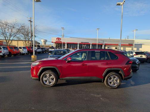 2023 Toyota RAV4 XLE