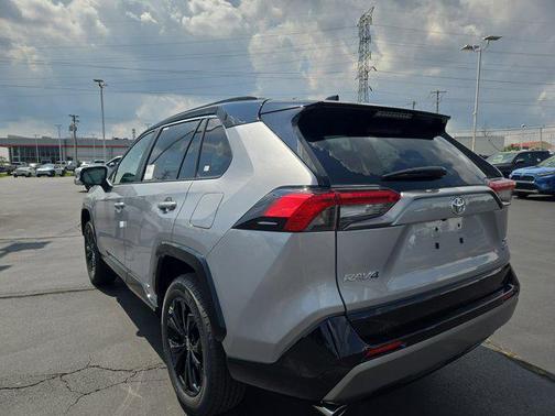 2025 Toyota RAV4 Hybrid SE