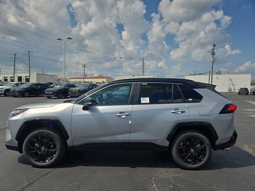 2025 Toyota RAV4 Hybrid SE