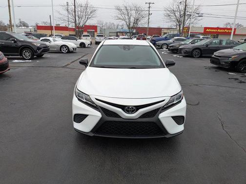 2019 Toyota Camry SE