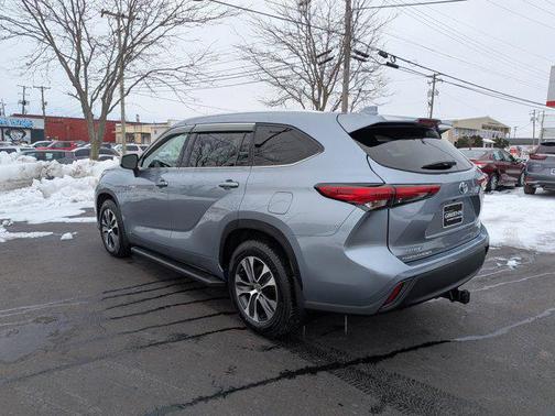 2021 Toyota Highlander Hybrid XLE