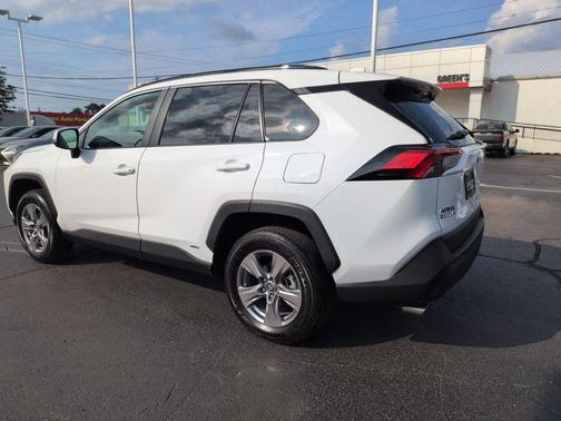 Ice 2025 Toyota RAV4 Hybrid XLE