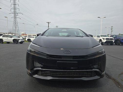 2025 Toyota Prius L
