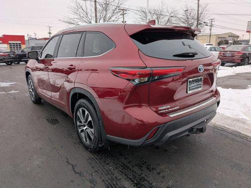 2023 Toyota Highlander Hybrid XLE
