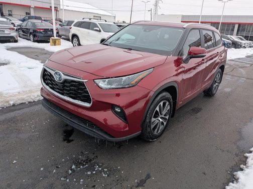2023 Toyota Highlander Hybrid XLE
