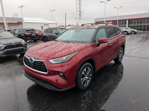 2024 Toyota Highlander Hybrid XLE