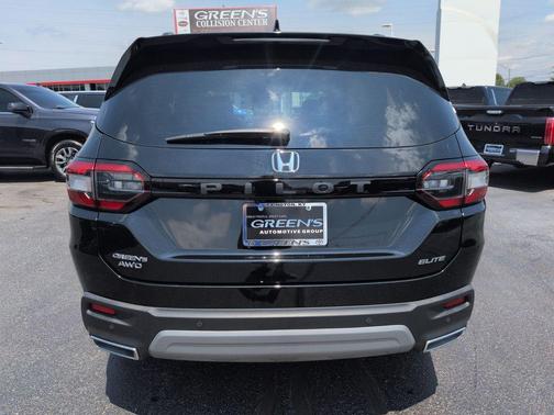 Crystal Black Pearl 2025 Honda Pilot Elite