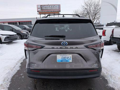 2023 Toyota Sienna XLE