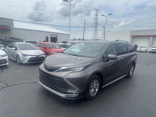 2022 Toyota Sienna XLE 7 Passenger