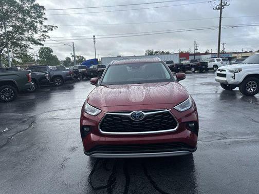 2021 Toyota Highlander Hybrid Platinum
