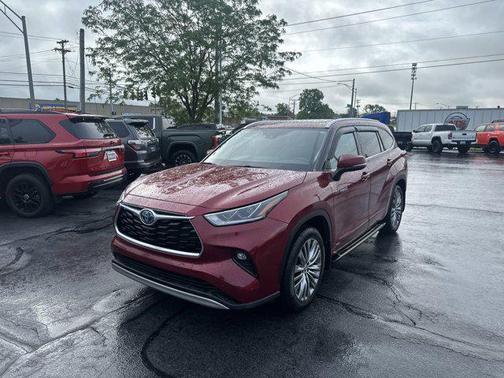 2021 Toyota Highlander Hybrid Platinum