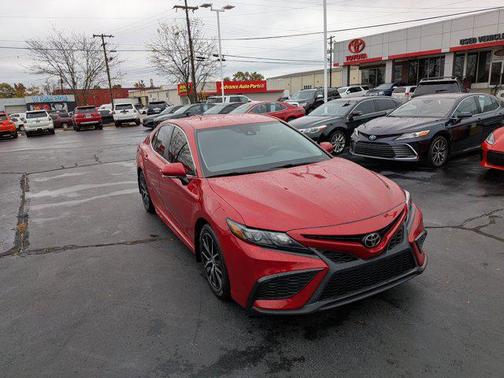 2022 Toyota Camry SE