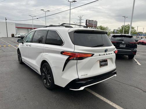 2021 Toyota Sienna XSE 7 Passenger