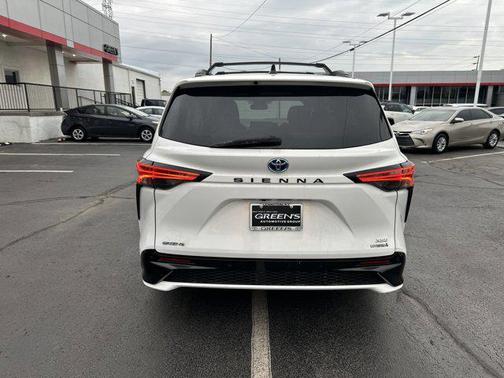 2021 Toyota Sienna XSE 7 Passenger