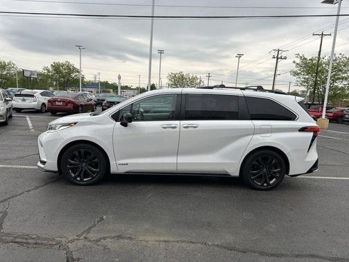 2021 Toyota Sienna XSE 7 Passenger