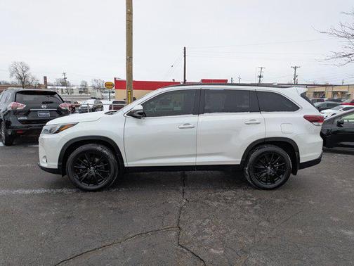 2019 Toyota Highlander SE