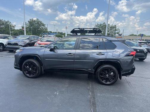 2023 Toyota RAV4 Hybrid SE