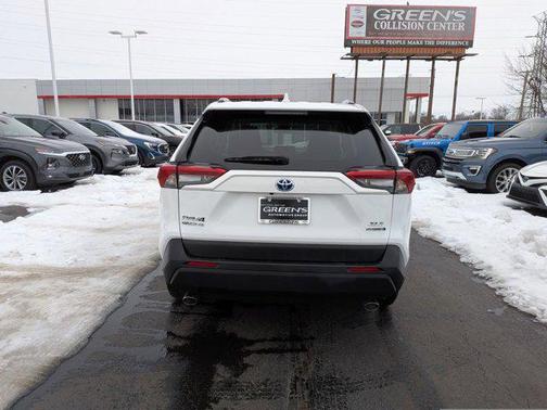 2024 Toyota RAV4 Hybrid XLE