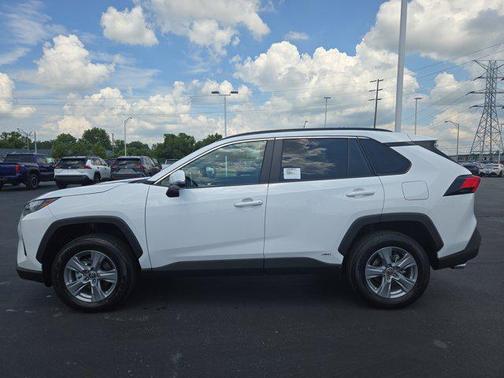 2025 Toyota RAV4 Hybrid XLE