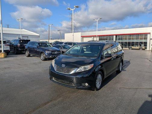 2015 Toyota Sienna XLE