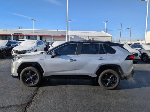 2020 Toyota RAV4 Hybrid SE