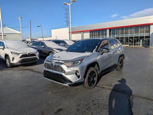 2020 Toyota RAV4 Hybrid SE