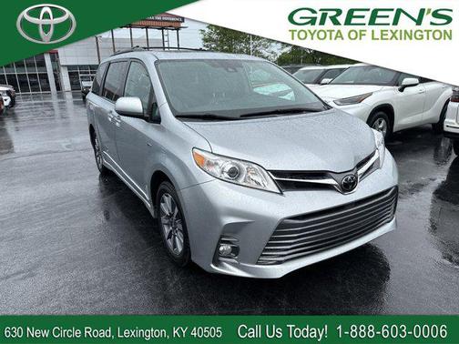 2020 Toyota Sienna XLE