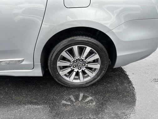 2020 Toyota Sienna XLE