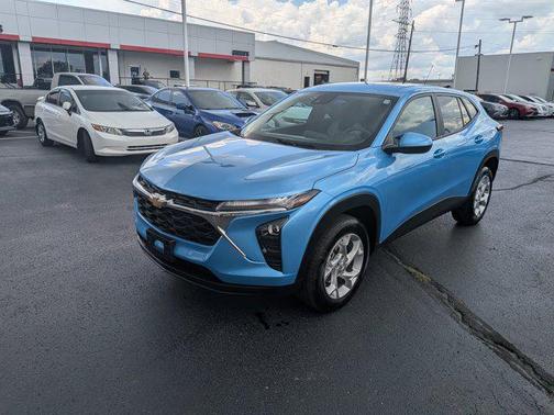 2025 Chevrolet Trax LS