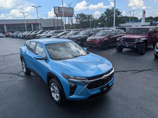 2025 Chevrolet Trax LS