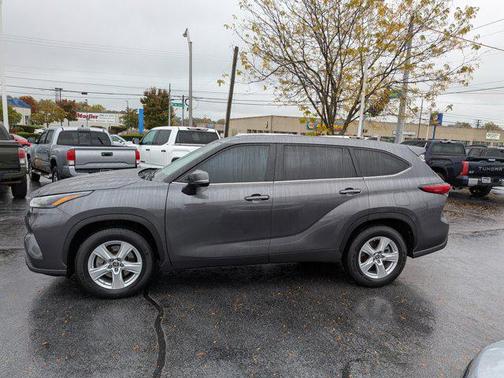 2023 Toyota Highlander LE