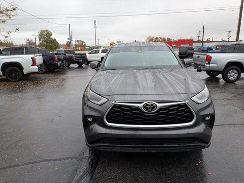 2023 Toyota Highlander LE