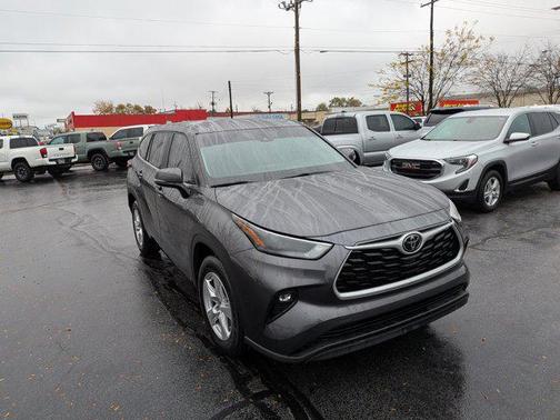 2023 Toyota Highlander LE