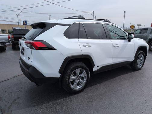 2025 Toyota RAV4 Hybrid XLE