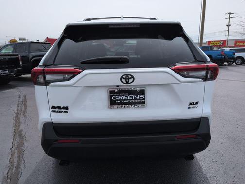 2025 Toyota RAV4 Hybrid XLE