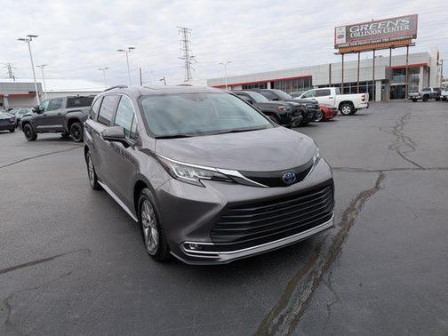 2023 Toyota Sienna XLE