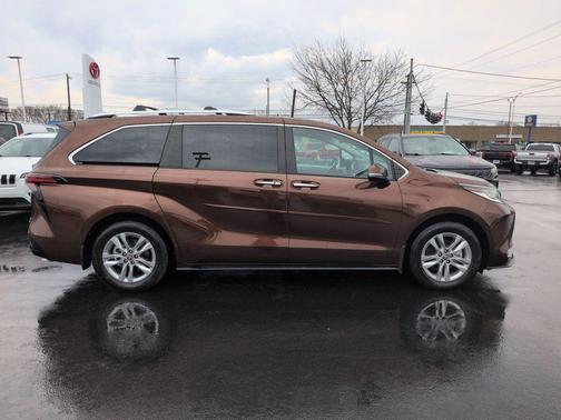 2024 Toyota Sienna Limited