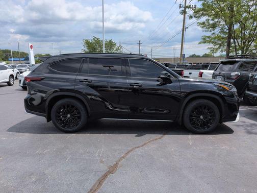 Midnight Black Metallic 2024 Toyota Highlander XSE