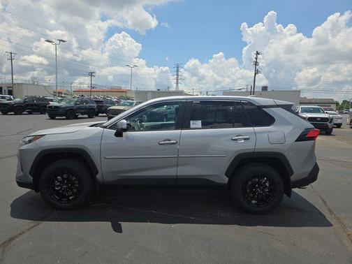 2025 Toyota RAV4 LE