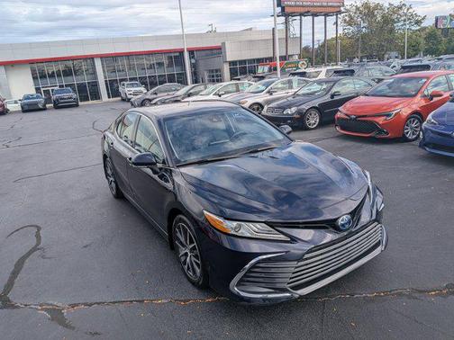 2022 Toyota Camry Hybrid XLE