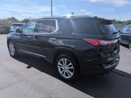 Mosaic Black Metallic 2019 Chevrolet Traverse High Country