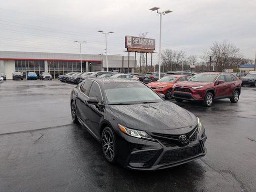 2021 Toyota Camry SE