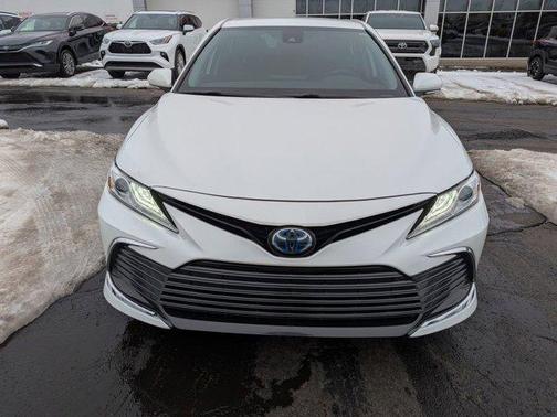 2022 Toyota Camry Hybrid XLE