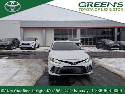 2022 Toyota Camry Hybrid XLE