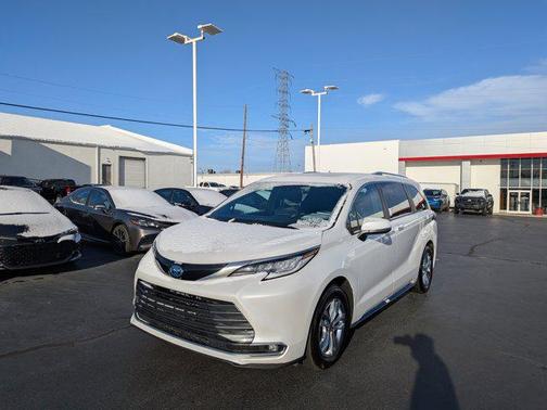 2025 Toyota Sienna Limited