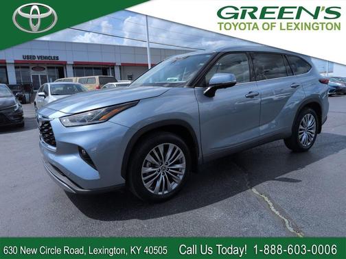 Moon Dust 2023 Toyota Highlander Platinum