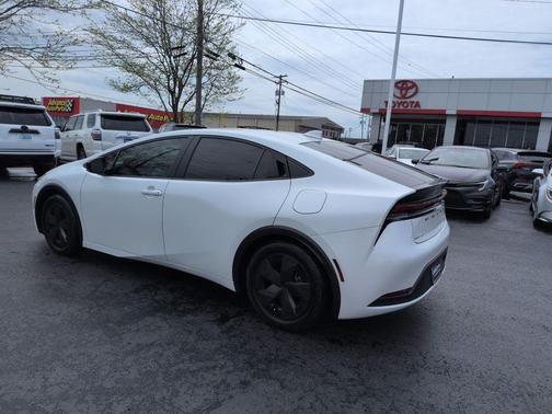 2024 Toyota Prius LE